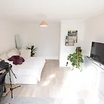 spacious multi-room london apartment